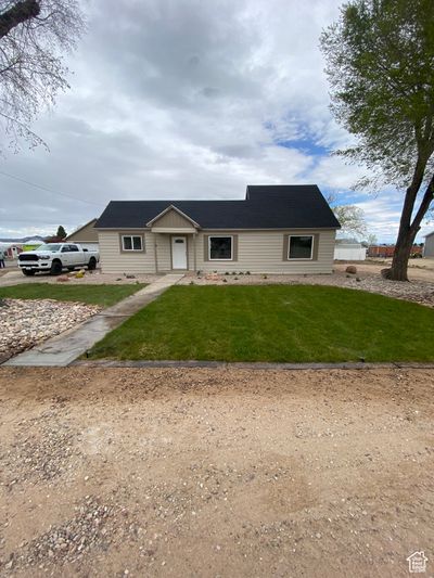 992 N 2500 W, House other with 3 bedrooms, 2 bathrooms and 2 parking in Vernal UT | Image 3