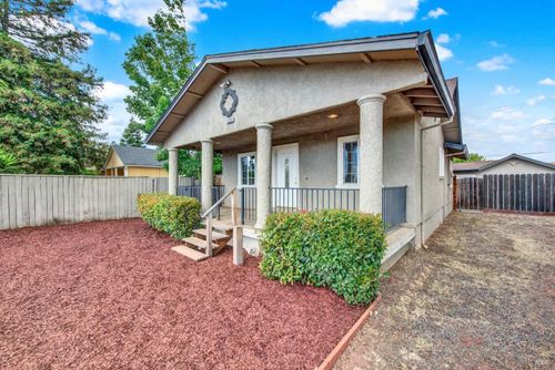 1220 Illinois St, Fairfield, CA, 94533-6438 | Card Image