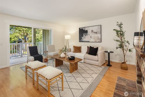 c109-8652 164th Ave Ne, Redmond, WA, 98052-3652 | Card Image