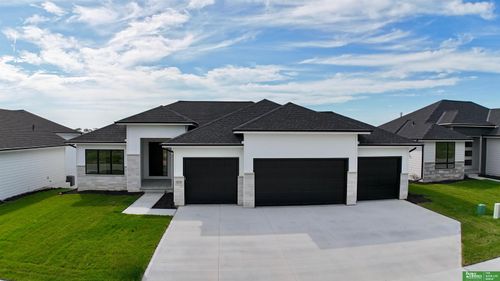 5516 N 213th Ave, Elkhorn, NE, 68022-4994 | Card Image