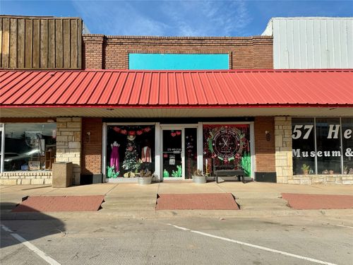 114 N Central Ave, Knox City, TX, 79529 | Card Image