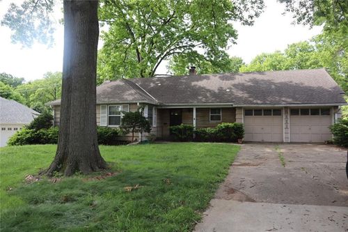5111 W 66th St, Prairie Village, KS, 66208-1454 | Card Image