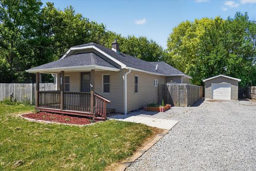 1060 Williamson Ave, Flint, MI, 48507-3646 | Card Image