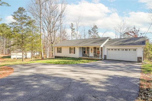3642 Williams Bridge Rd, Toccoa, GA, 30577-4932 | Card Image