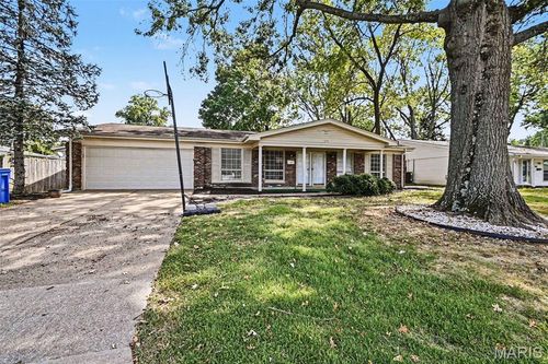 670 Brookstone Drive, Florissant, MO, 63033 | Card Image