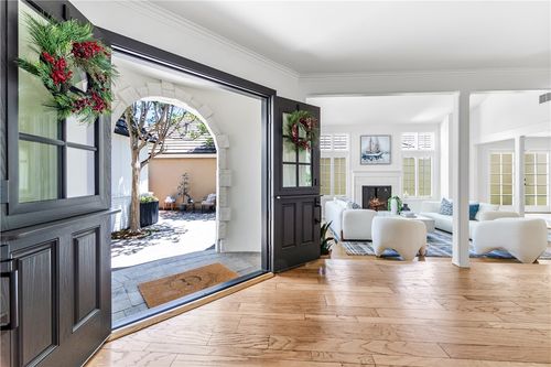 19365 Woodlands Dr, Huntington Beach, CA, 92648 | Card Image