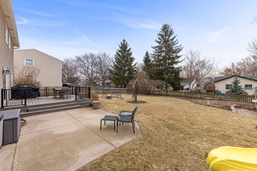 1336 Chestnut Ridge Dr, Naperville, IL, 60540-4012 | Card Image