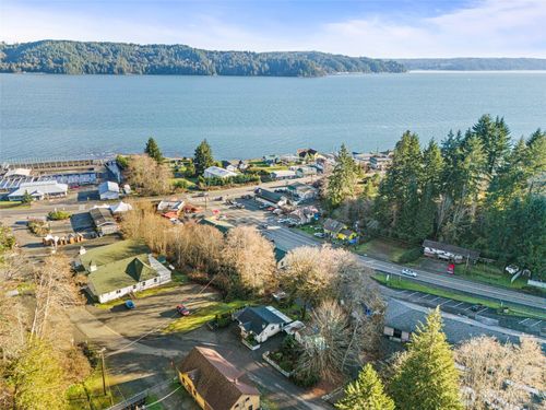 121 N Finch Creek Rd, Hoodsport, WA, 98548-9586 | Card Image