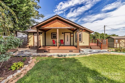 150 Oak Hill Rd, Candler, NC, 28715-9615 | Card Image