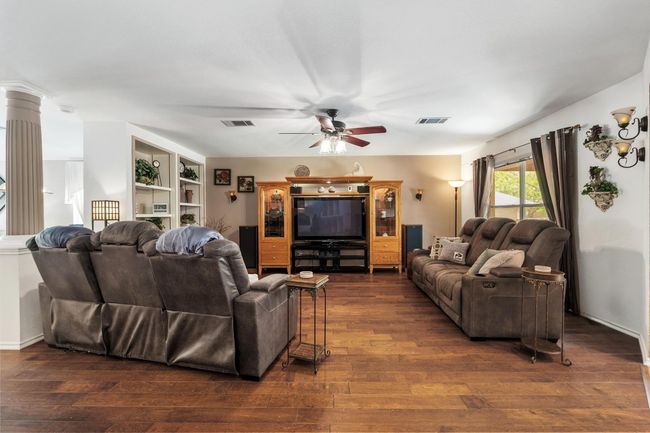 903 E Olympic Dr, House other with 3 bedrooms, 2 bathrooms and 2 parking in Pflugerville TX | Image 13