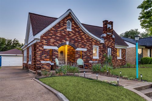 2732 Ivandell Ave, Dallas, TX, 75211-5228 | Card Image
