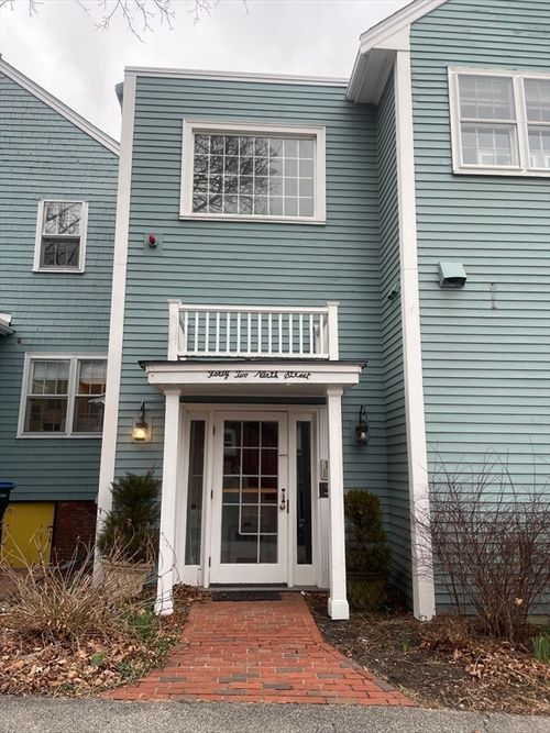 2-40 North St, Hingham, MA, 02043-2240 | Card Image