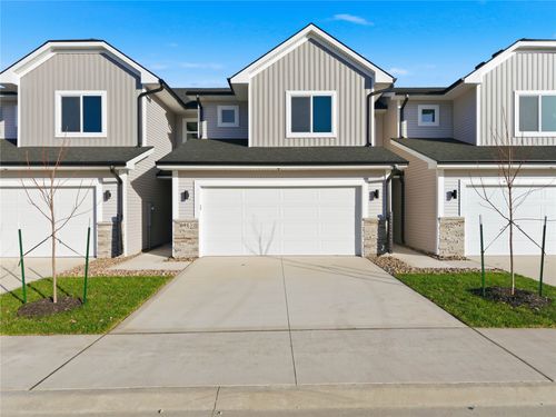 6913 Poppy Ct, Johnston, IA, 50131-4772 | Card Image