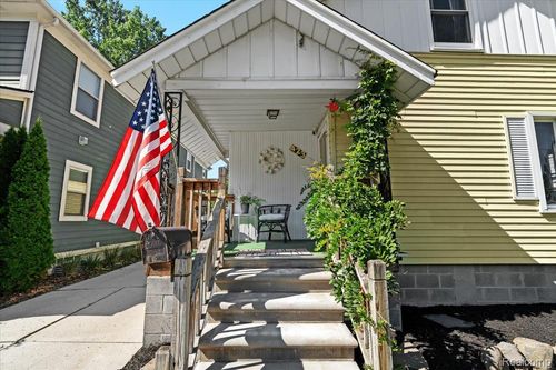 423 Pingree Blvd, Royal Oak, MI, 48067-1818 | Card Image