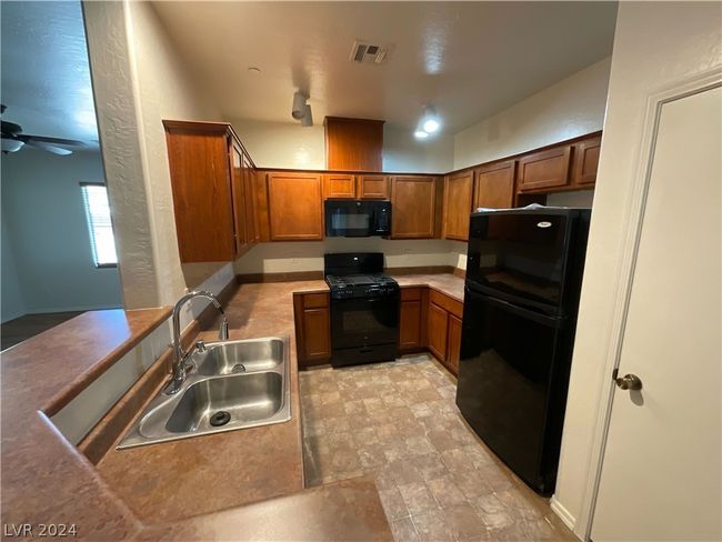 UNIT-2016 - 6868 Sky Pointe Dr, Condo with 3 bedrooms, 2 bathrooms and null parking in Las Vegas NV | Image 4
