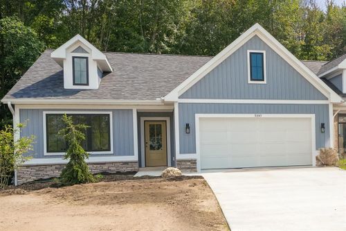 8-5160 Blendon Woods Court, Blendon Twp, MI, 49426 | Card Image