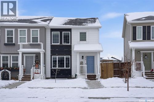 4018 Brighton Cir, Saskatoon, SK, S7V0M4 | Card Image