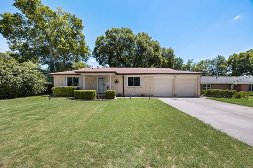 404 E Alexander Ln, Euless, TX, 76040-4702 | Card Image