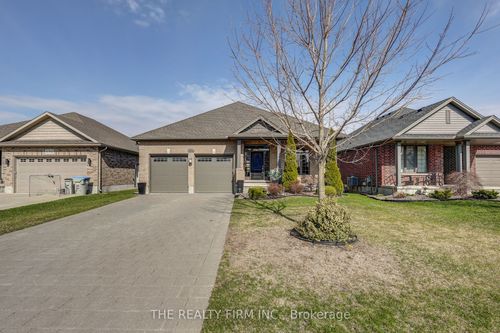 696 Bennett Cres, Mount Brydges, ON, N0L1W0 | Card Image
