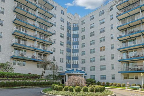 7i-499 N Broadway, White Plains, NY, 10603-3235 | Card Image