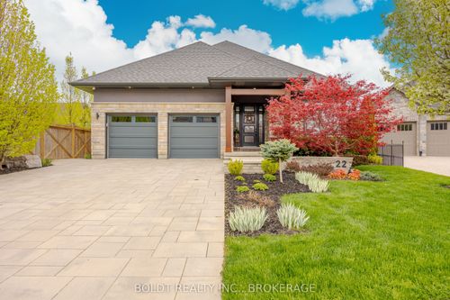 22 Joyce Cres, Fonthill, ON, L0S1E5 | Card Image