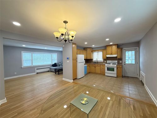 1-660 Great Neck Rd, Copiague, NY, 11726-3811 | Card Image