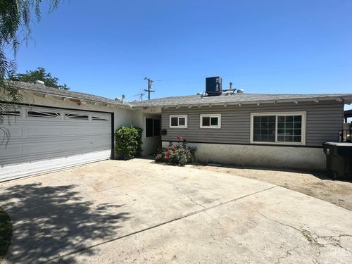 2900 Dore Dr, Bakersfield, CA, 93304-5814 | Card Image