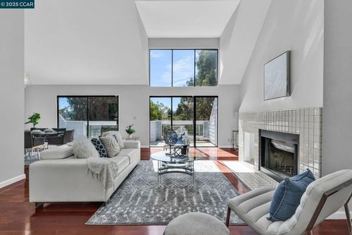 3231 Southridge Dr, Richmond, CA, 94806-5244 | Card Image