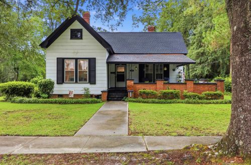 222 E Wine St, Mullins, SC, 29574-2830 | Card Image