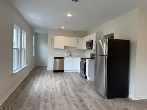 4-3 Alden St, West Orange, NJ, 07052 | Card Image