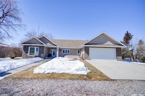 120 1 Ave E, Love, SK, S0J3B0 | Card Image
