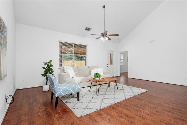 2023 Creek Run Dr, House other with 4 bedrooms, 3 bathrooms and 2 parking in Pearland TX | Image 29