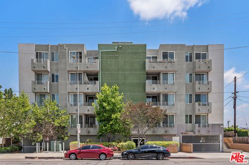 402-5818 Whitsett Ave, Valley Village, CA, 91607-3512 | Card Image