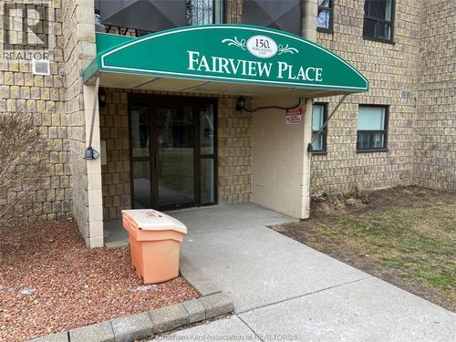 211-150 Park Ave E, Chatham, ON, N7M3V6 | Card Image