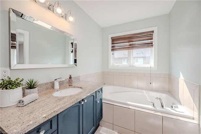 54 Geranium Av, Townhouse with 3 bedrooms, 4 bathrooms and 2 parking in Hannon ON | Image 16
