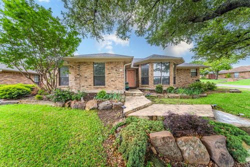 1500 Sunnyslope Dr, Carrollton, TX, 75007-3928 | Card Image