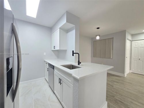 apt-108-2831 N Oakland Forest Dr, Oakland Park, FL, 33309-6481 | Card Image