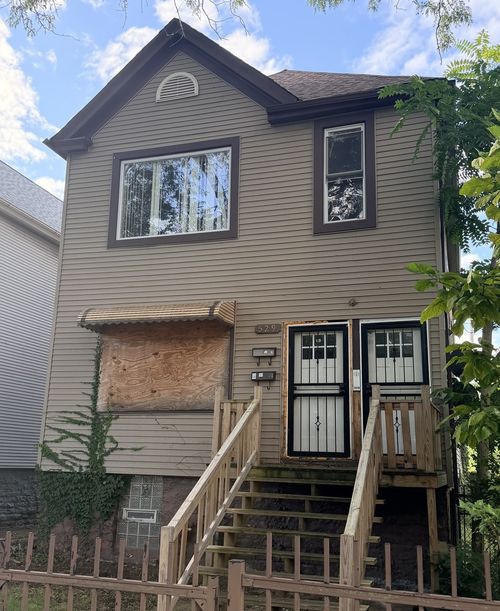 529 W Englewood Ave, CHICAGO, IL, 60621-3201 | Card Image