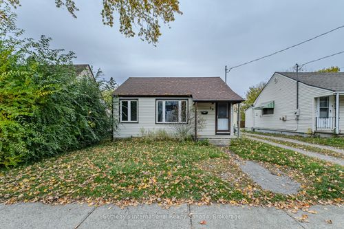 {{alt}} | Card Image