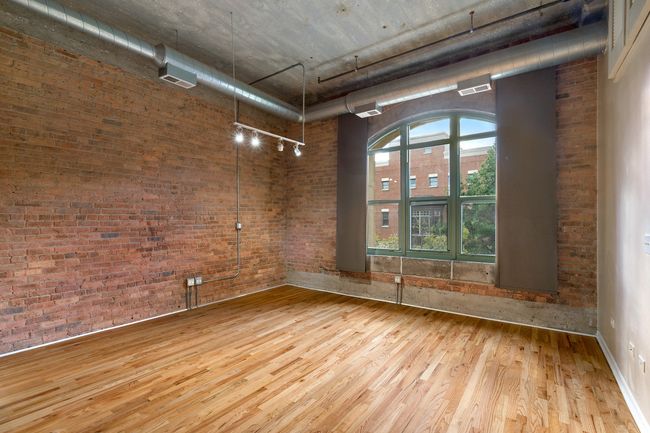 APT-211 - 2001 Calumet Ave, Home with 0 bedrooms, 1 bathrooms and 1 parking in CHICAGO IL | Image 5