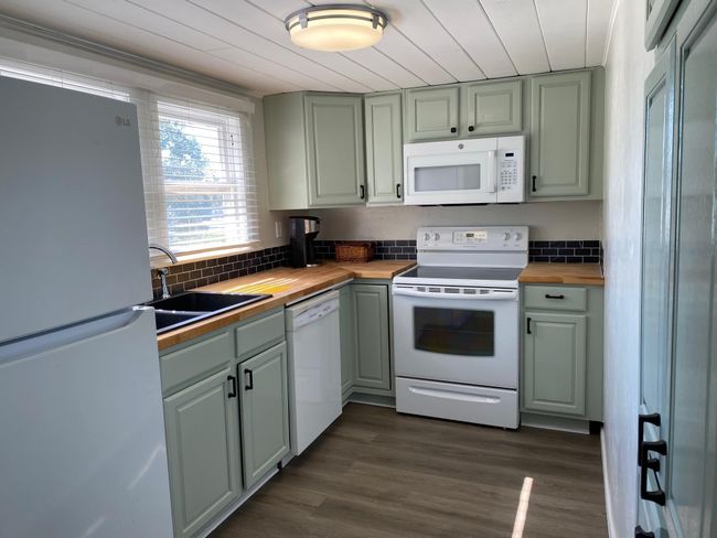 203 Se 2 Nd Ave, Condo with 2 bedrooms, 1 bathrooms and null parking in Okeechobee FL | Image 4