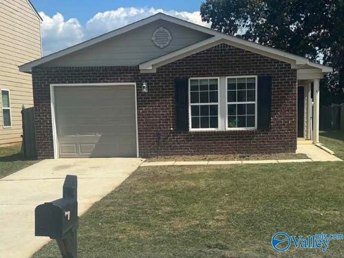 283 Bermuda Lakes Dr, Meridianville, AL, 35759-2604 | Card Image