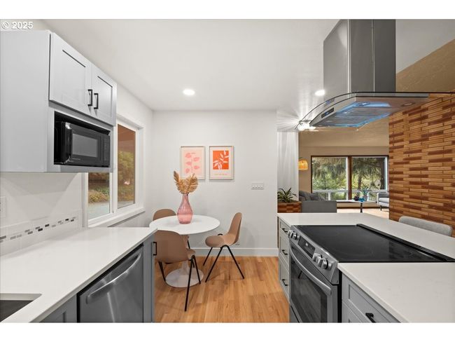 4819 Sw Hamilton St, House other with 4 bedrooms, 3 bathrooms and 2 parking in Portland OR | Image 8