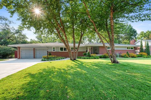 324 N Fairway Ave, Wichita, KS, 67212-3916 | Card Image