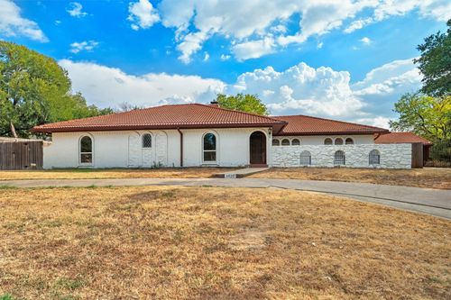 6020 Lantana Ln, Fort Worth, TX, 76112-1117 | Card Image