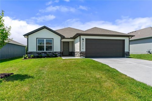705 Sw 6th St, Oak Grove, MO, 64075 | Card Image