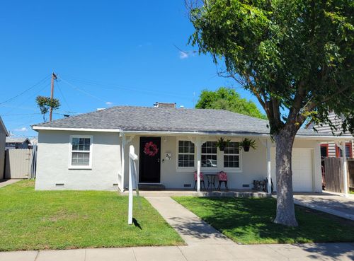 517 Fir St, Manteca, CA, 95336-4723 | Card Image