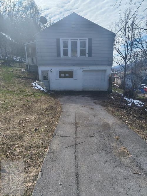204 Cedar St., Bluefield, WV, 24701 | Card Image