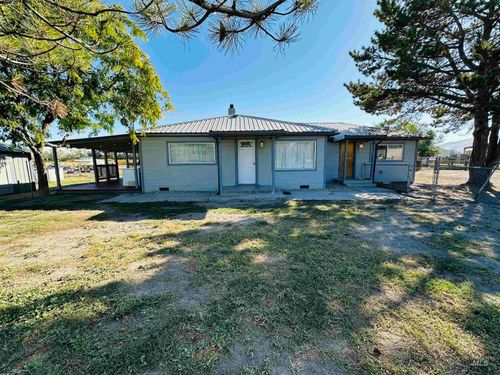 520 Honeysuckle Ln, Vale, OR, 97918-5055 | Card Image