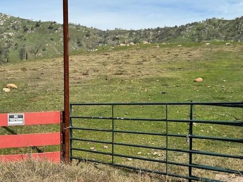 33819 Globe Dr, Springville, CA, 93265-9723 | Card Image